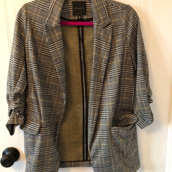 Dynamite Tops - Plaid Blazer